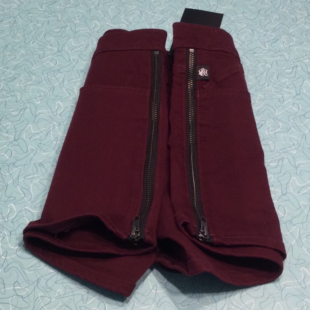 Rock & Republic Kimber Mid -Rise Short Plum Pie - Picture 8 of 9